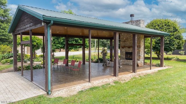 390 Powell Riverfront Road, St Marys, WV 26170