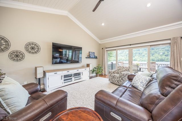 390 Powell Riverfront Road, St Marys, WV 26170