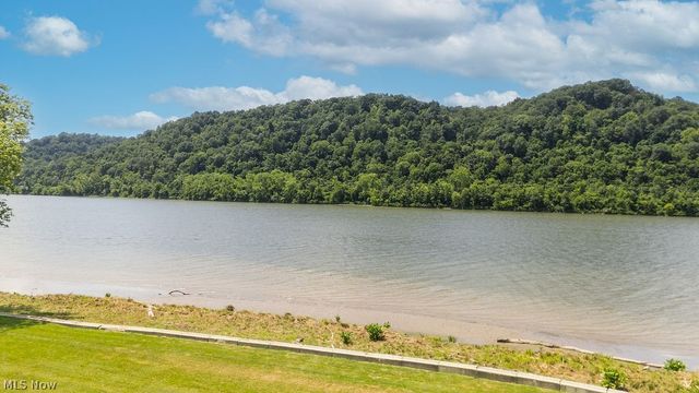 390 Powell Riverfront Road, St Marys, WV 26170