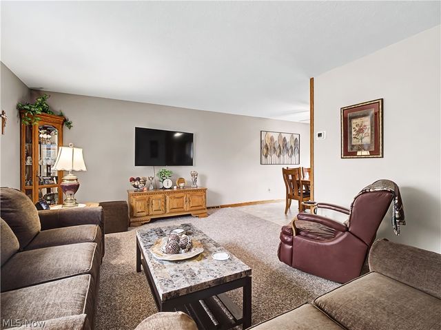 7706 E Linden Lane, Parma, OH 44130