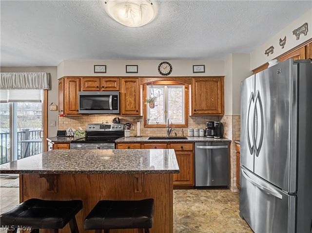 7706 E Linden Lane, Parma, OH 44130