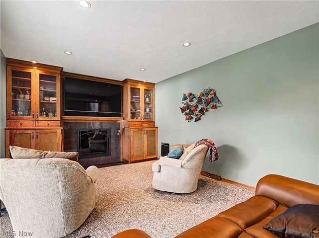 7706 E Linden Lane, Parma, OH 44130