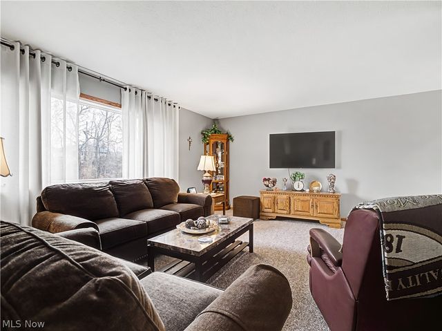 7706 E Linden Lane, Parma, OH 44130