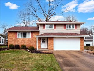 7706 E Linden Lane, Parma, OH 44130