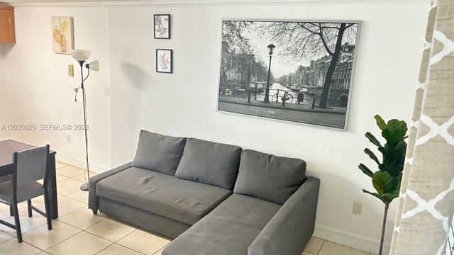 427 SW 6th St 5, Miami, FL 33130