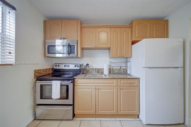427 SW 6th St 5, Miami, FL 33130