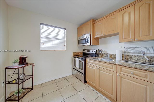 427 SW 6th St 5, Miami, FL 33130