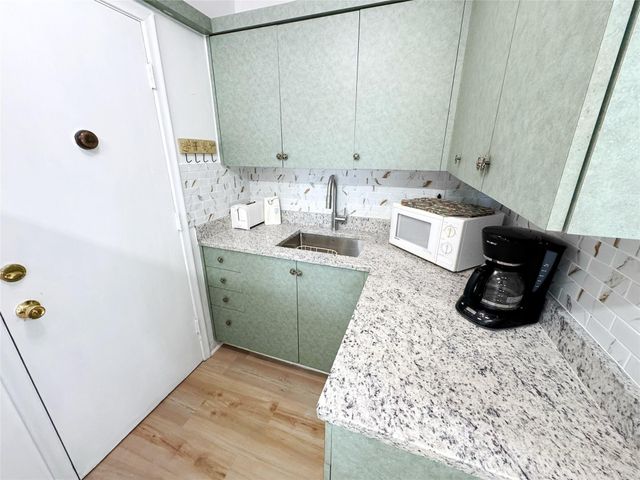 310 S CYPRESS Road 729, Pompano Beach, FL 33060
