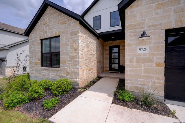 5728 Tug Point, New Braunfels, TX 78130