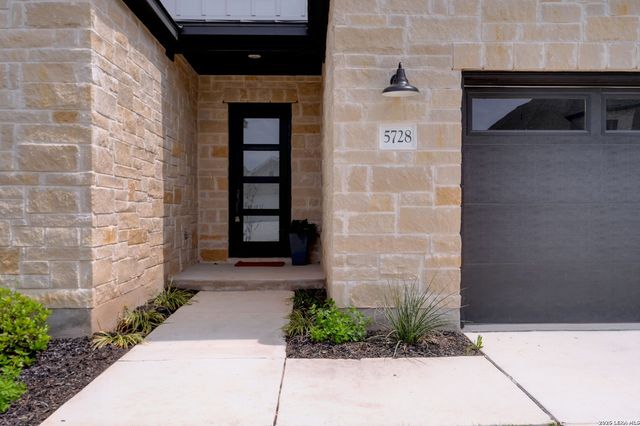 5728 Tug Point, New Braunfels, TX 78130