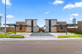 2713 W Brookside Bend Street 2, Edinburg, TX 78539