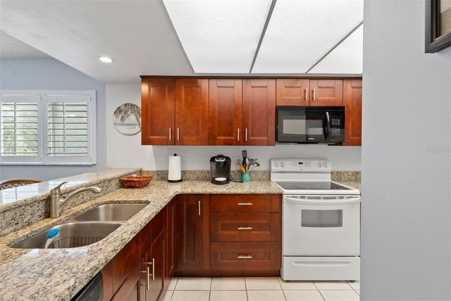 9510 HARBOR GREENS WAY 208, Seminole, FL 33776