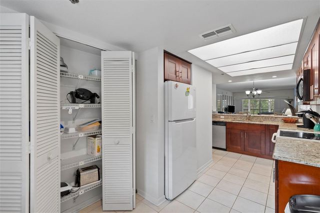 9510 HARBOR GREENS WAY 208, Seminole, FL 33776