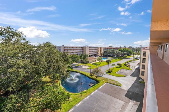 9510 HARBOR GREENS WAY 208, Seminole, FL 33776