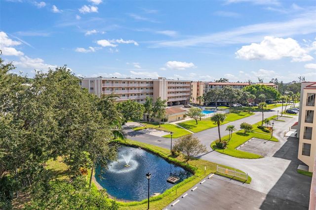 9510 HARBOR GREENS WAY 208, Seminole, FL 33776