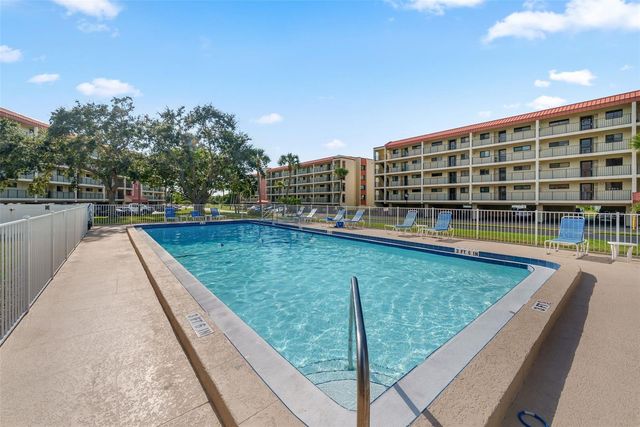 9510 HARBOR GREENS WAY 208, Seminole, FL 33776