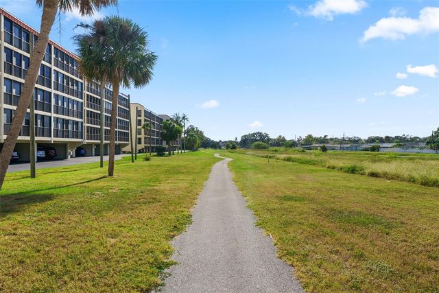 9510 HARBOR GREENS WAY 208, Seminole, FL 33776