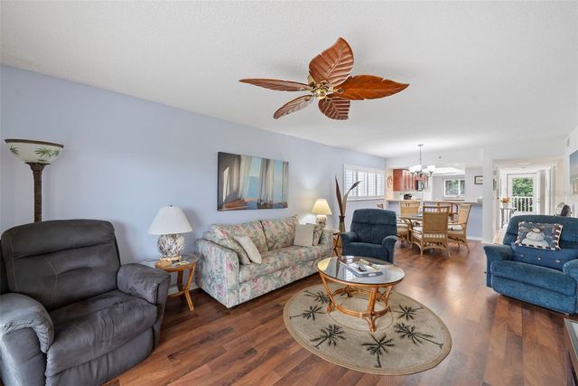 9510 HARBOR GREENS WAY 208, Seminole, FL 33776