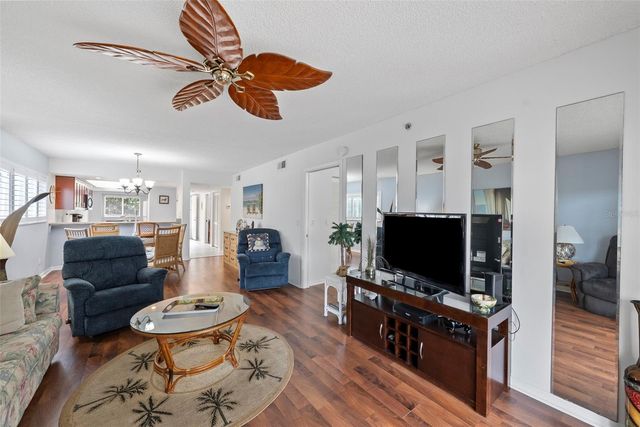 9510 HARBOR GREENS WAY 208, Seminole, FL 33776