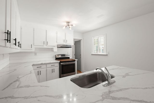 101 Lake Drive, Summerville, SC 29483