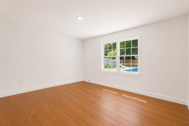 101 Lake Drive, Summerville, SC 29483