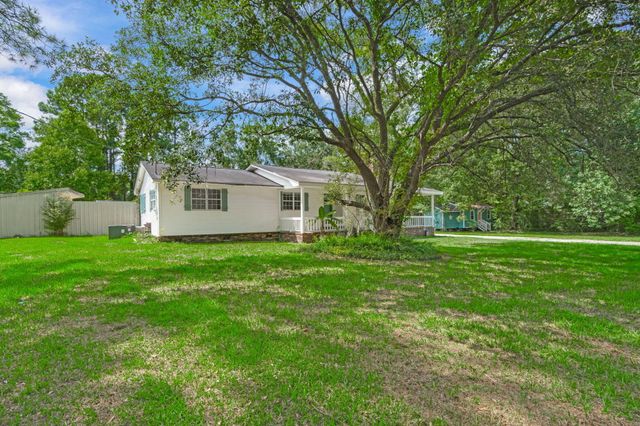 101 Lake Drive, Summerville, SC 29483