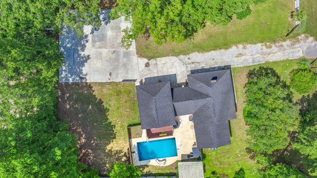 101 Lake Drive, Summerville, SC 29483