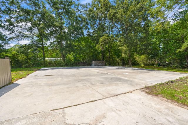 101 Lake Drive, Summerville, SC 29483