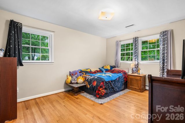 267 25th Avenue NW, Hickory, NC 28601