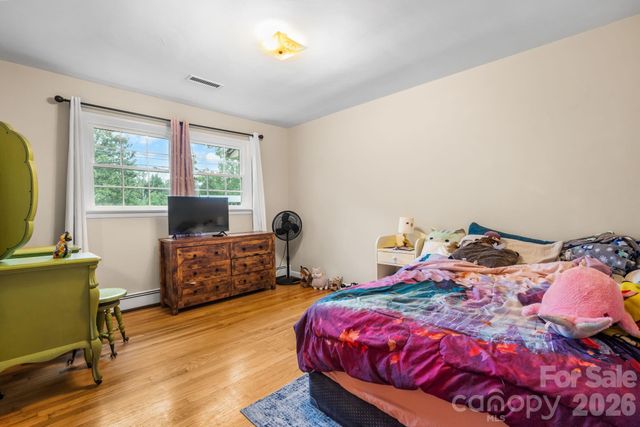 267 25th Avenue NW, Hickory, NC 28601