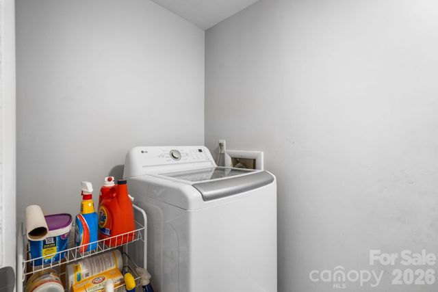 267 25th Avenue NW, Hickory, NC 28601