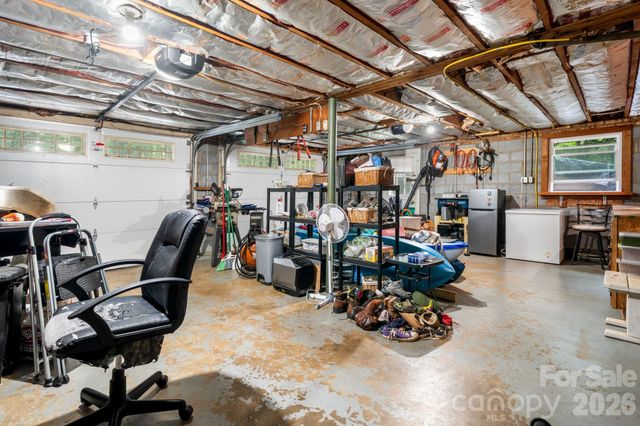 267 25th Avenue NW, Hickory, NC 28601