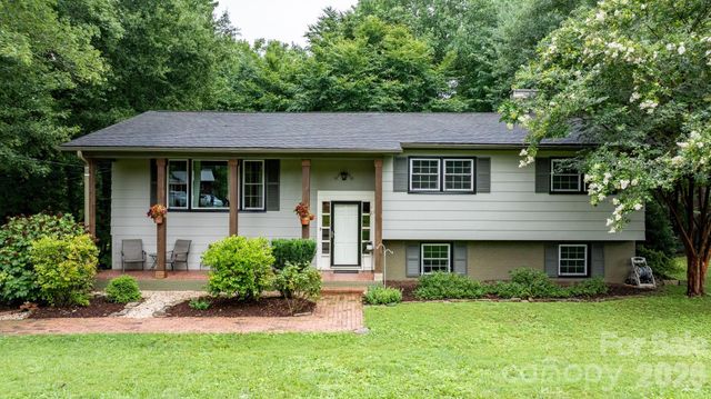 267 25th Avenue NW, Hickory, NC 28601