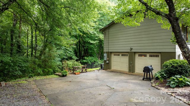 267 25th Avenue NW, Hickory, NC 28601