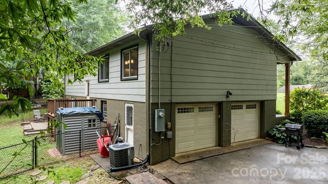 267 25th Avenue NW, Hickory, NC 28601