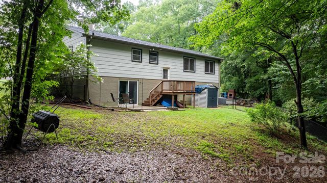 267 25th Avenue NW, Hickory, NC 28601