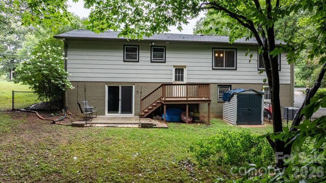 267 25th Avenue NW, Hickory, NC 28601