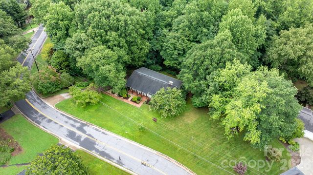 267 25th Avenue NW, Hickory, NC 28601