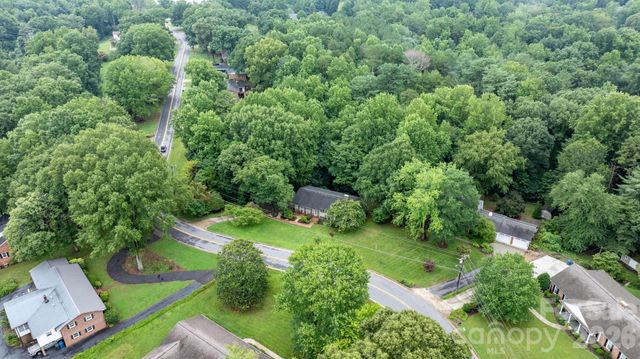 267 25th Avenue NW, Hickory, NC 28601
