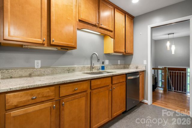 267 25th Avenue NW, Hickory, NC 28601