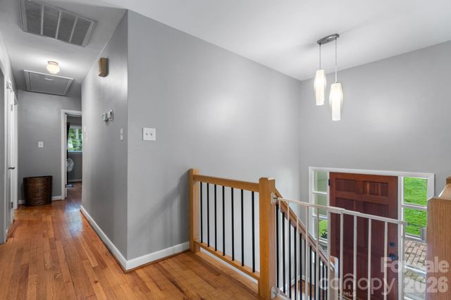 267 25th Avenue NW, Hickory, NC 28601