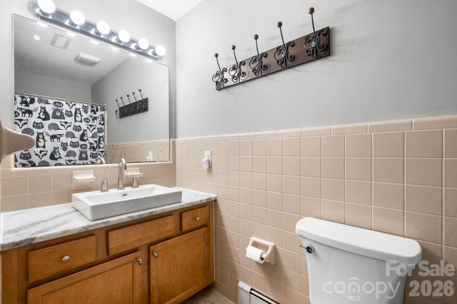 267 25th Avenue NW, Hickory, NC 28601