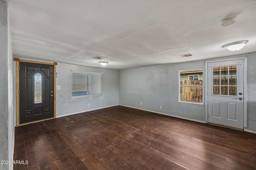 318 W 3RD Avenue, Casa Grande, AZ 85122 — photo 2