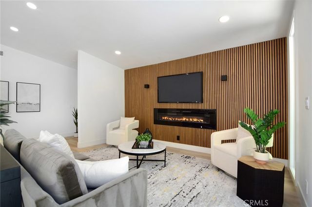 22284 Avenue San Luis, Woodland Hills, CA 91364