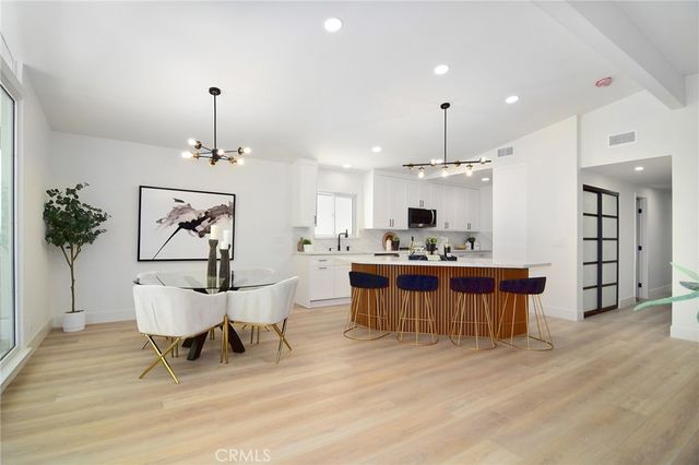 22284 Avenue San Luis, Woodland Hills, CA 91364