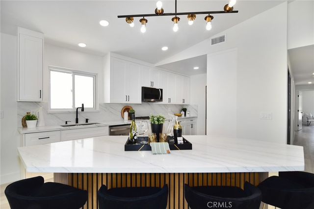 22284 Avenue San Luis, Woodland Hills, CA 91364