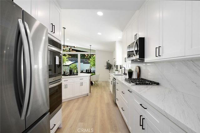 22284 Avenue San Luis, Woodland Hills, CA 91364