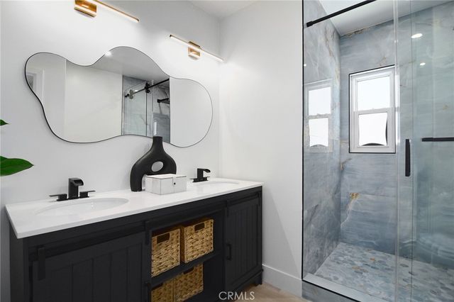 22284 Avenue San Luis, Woodland Hills, CA 91364