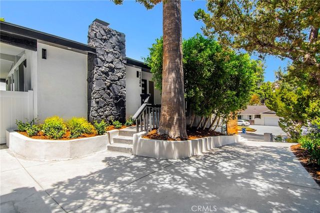 22284 Avenue San Luis, Woodland Hills, CA 91364