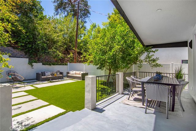 22284 Avenue San Luis, Woodland Hills, CA 91364